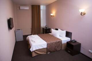 Отель Richmind Hotel Vagharshapat Двухместный номер с 1 кроватью или 2 отдельными кроватями-2