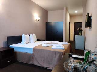 Отель Richmind Hotel Vagharshapat Двухместный номер с 1 кроватью или 2 отдельными кроватями-3